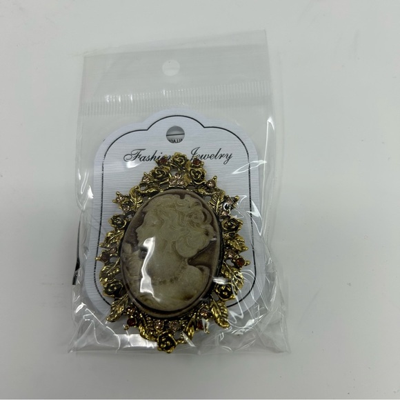 Vintage Style Victorian Lady Cameo Brooch Gold Tone Floral Rose Border Brown - Picture 2 of 5